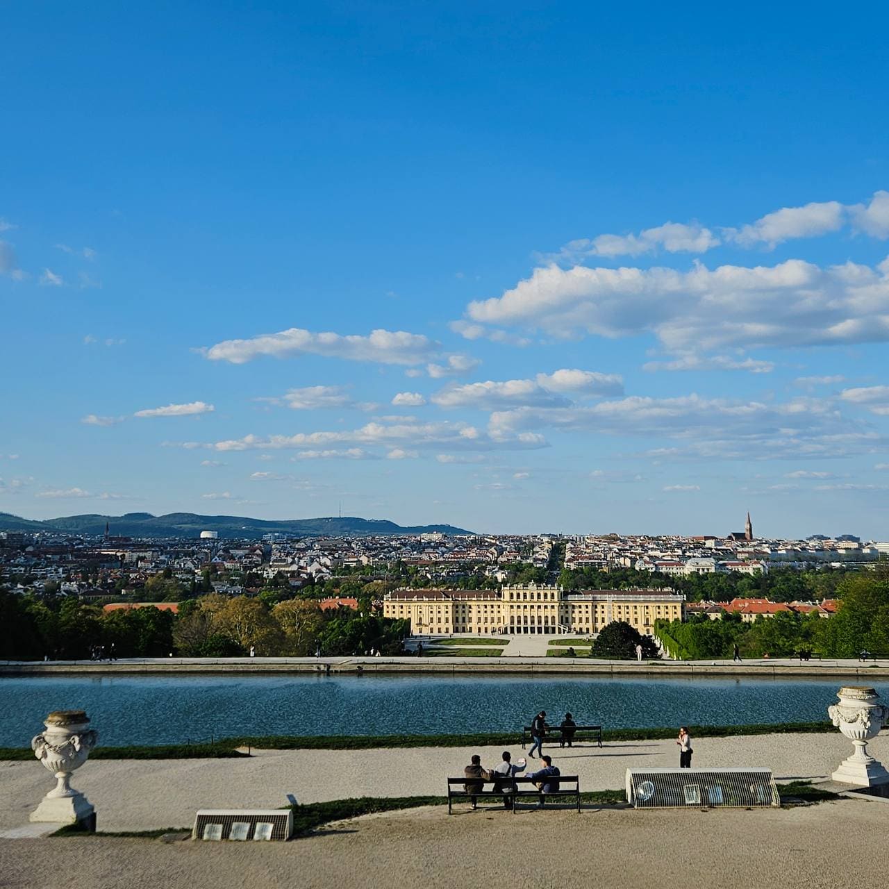 Schloss Schönbrunn — Hauptfassade, Ehrenhof